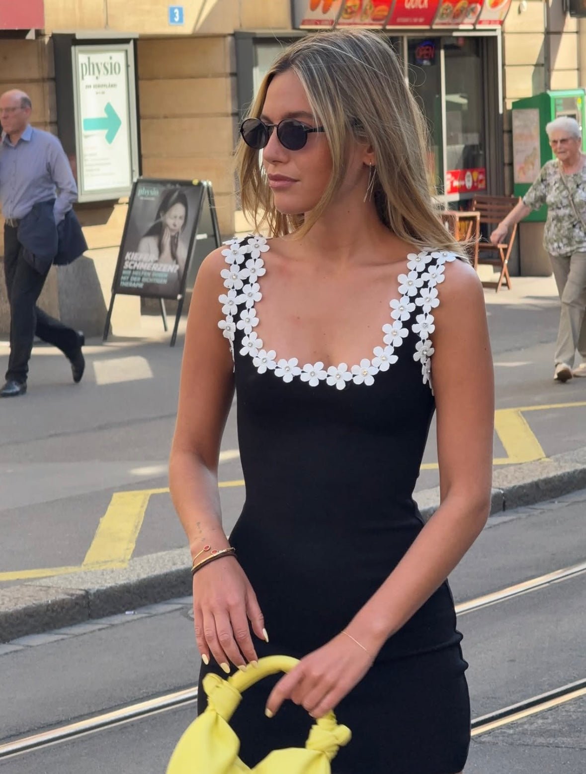 SOERA Faith Floral Sleeveless Mini Dress - Dresses - Black S