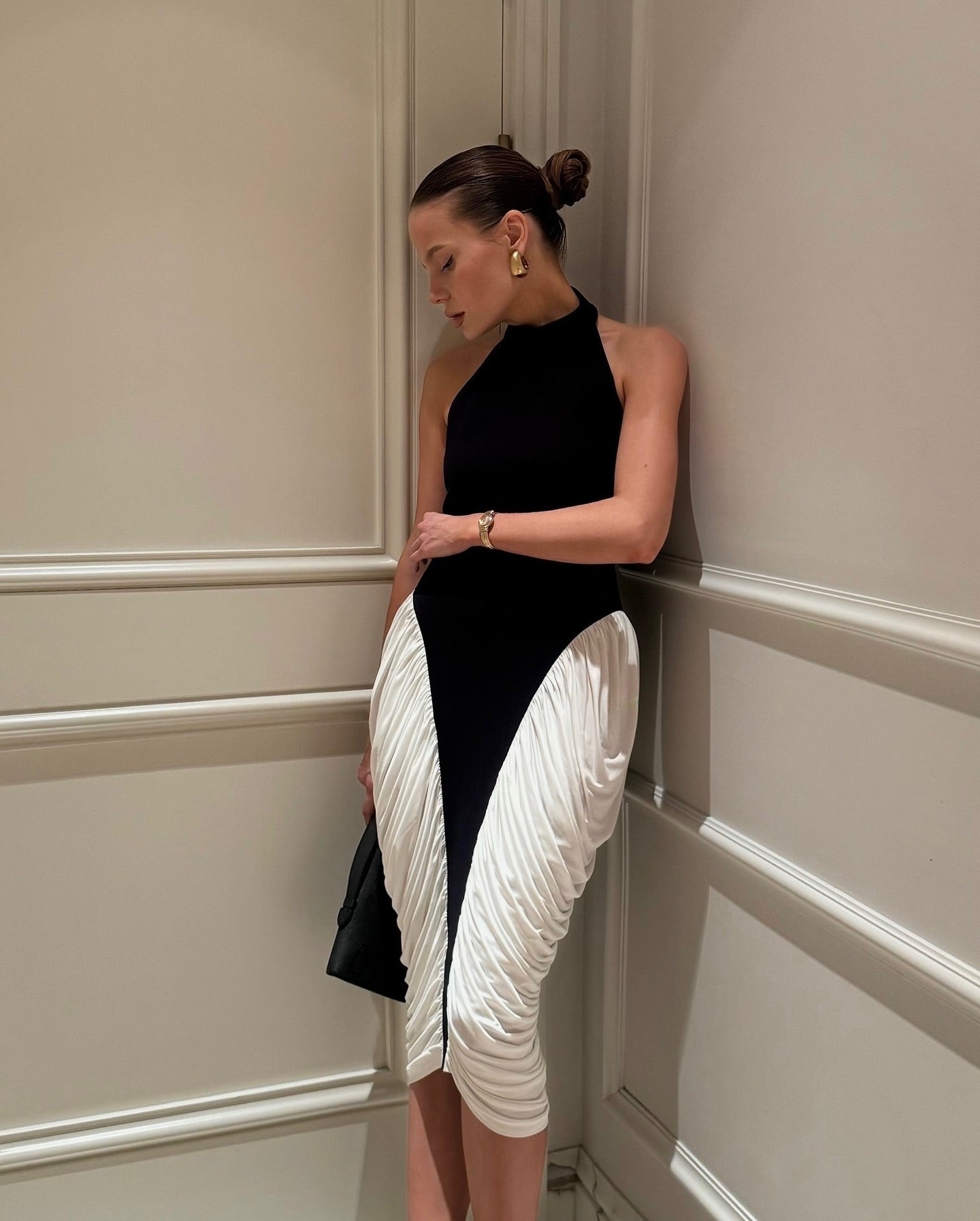 SOERA Francesca High - Neck Backless Pleated Midi Dress - Dresses - Black M