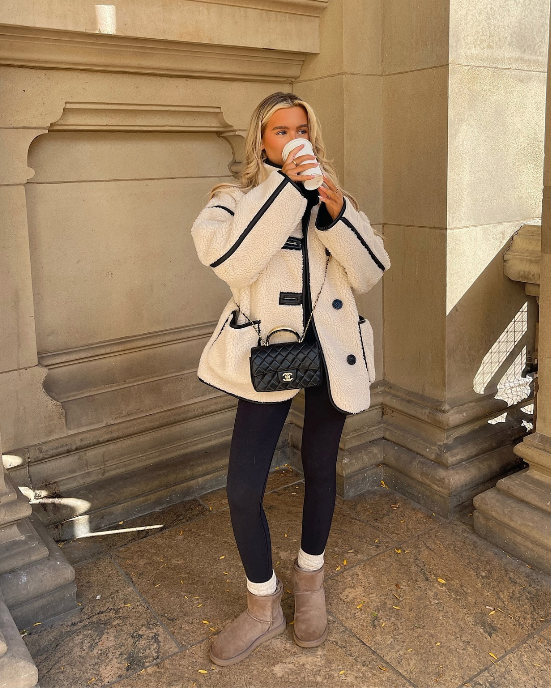 Elegant Aspen Sherpa Jacket - Soft Cozy Outerwear for All Occasions 3