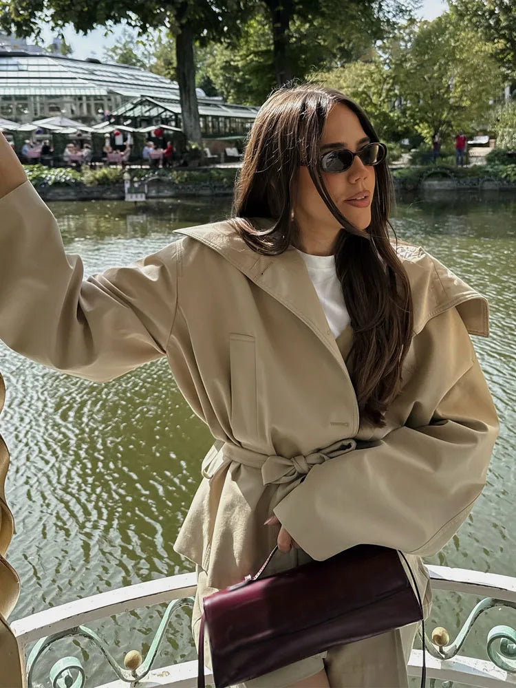 Stylish Women's Suits Summer Ensemble - Turn-Down Collar Long Sleeve Jacket & High Waist Zipper Shorts 2