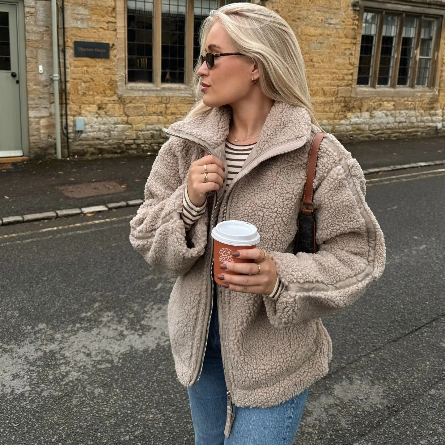 Kurtka Susan z pluszu zapinana na zamek